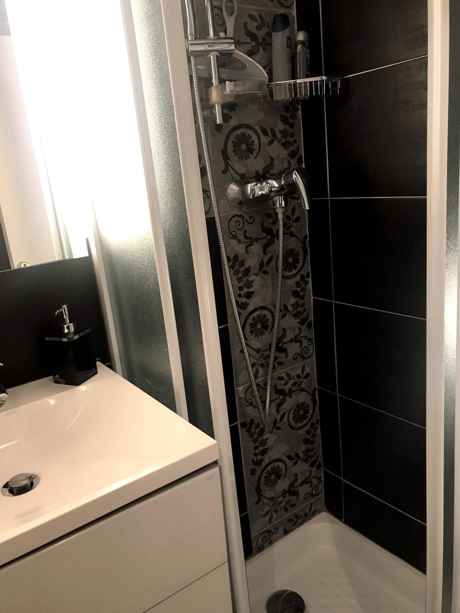 17 - Cosy & Modern Appartement Parijs